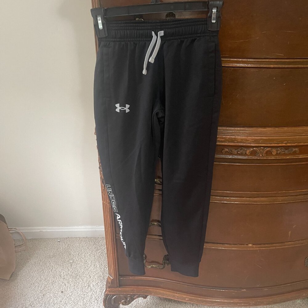 Under Armour Boys Sweatpants – Size YS